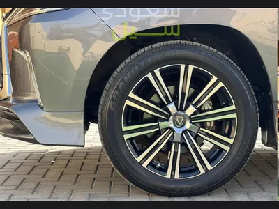 2019 لكزس إل إكس 570 اس