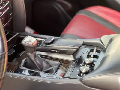 2019 لكزس إل إكس 570 اس