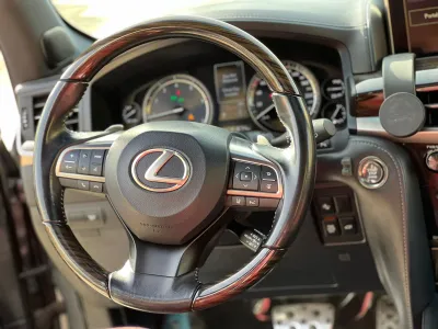 2019 لكزس إل إكس 570 اس