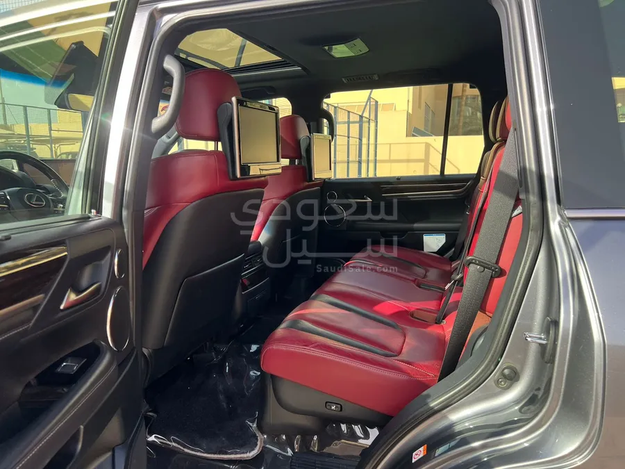 2019 لكزس إل إكس 570 اس