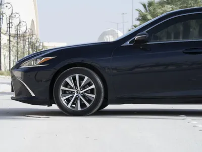 2021 لكزس إي إس 300 هايبرد