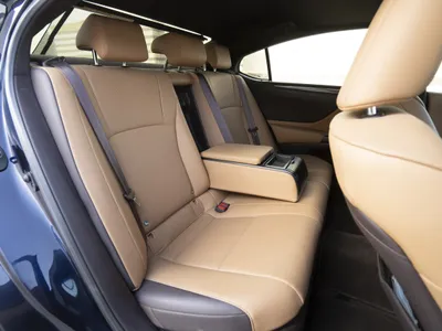 2021 لكزس إي إس 300 هايبرد