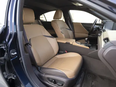 2021 لكزس إي إس 300 هايبرد