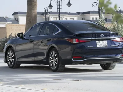 2021 لكزس إي إس 300 هايبرد