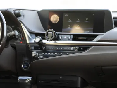 2021 لكزس إي إس 300 هايبرد