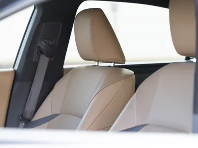 2021 لكزس إي إس 300 هايبرد