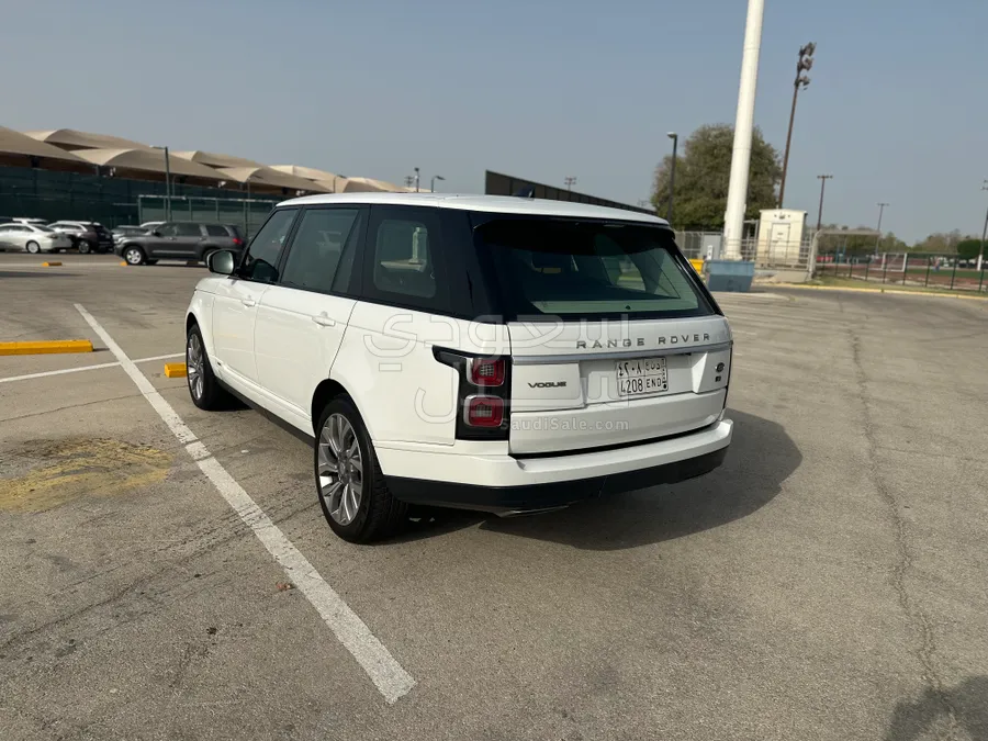 2020 Land Rover Range Rover Vogue
