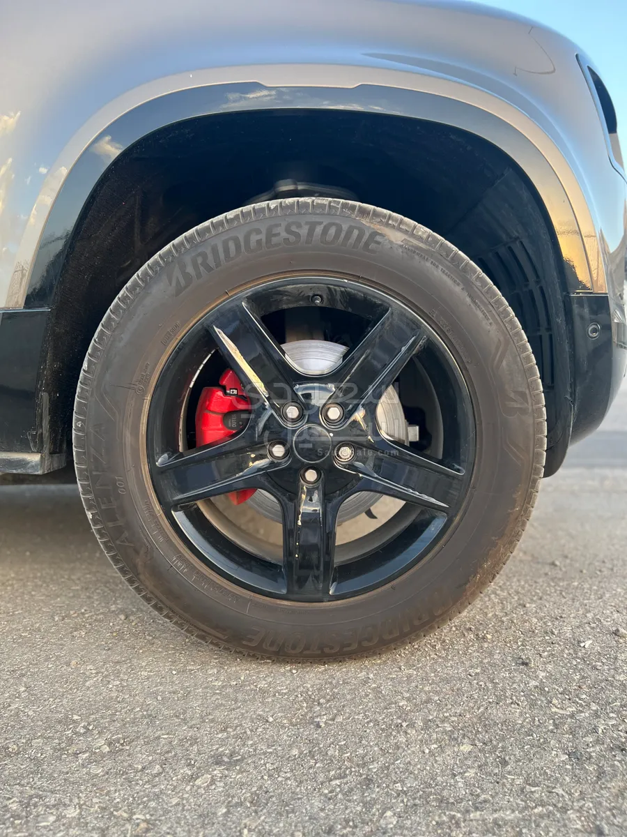 2020 لاند روفر ديفيندر 110