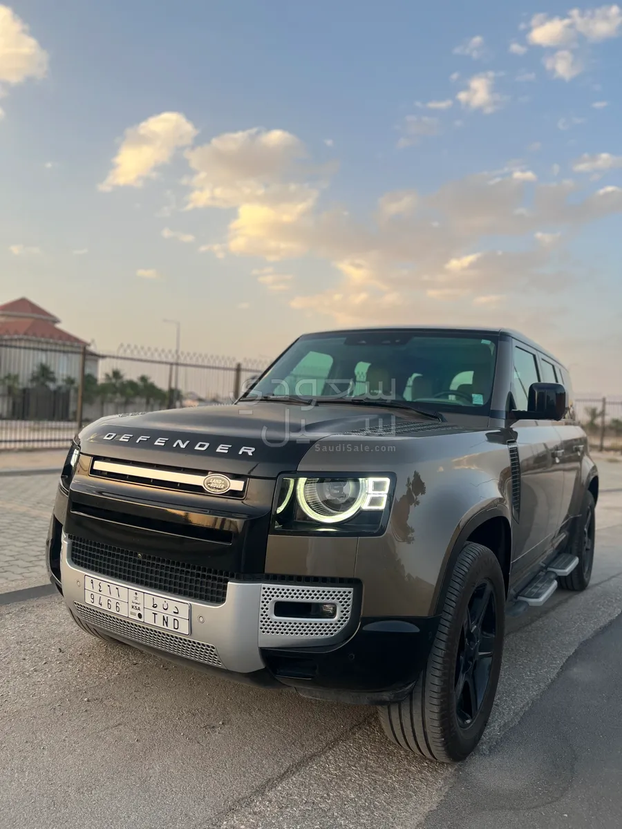 2020 لاند روفر ديفيندر 110