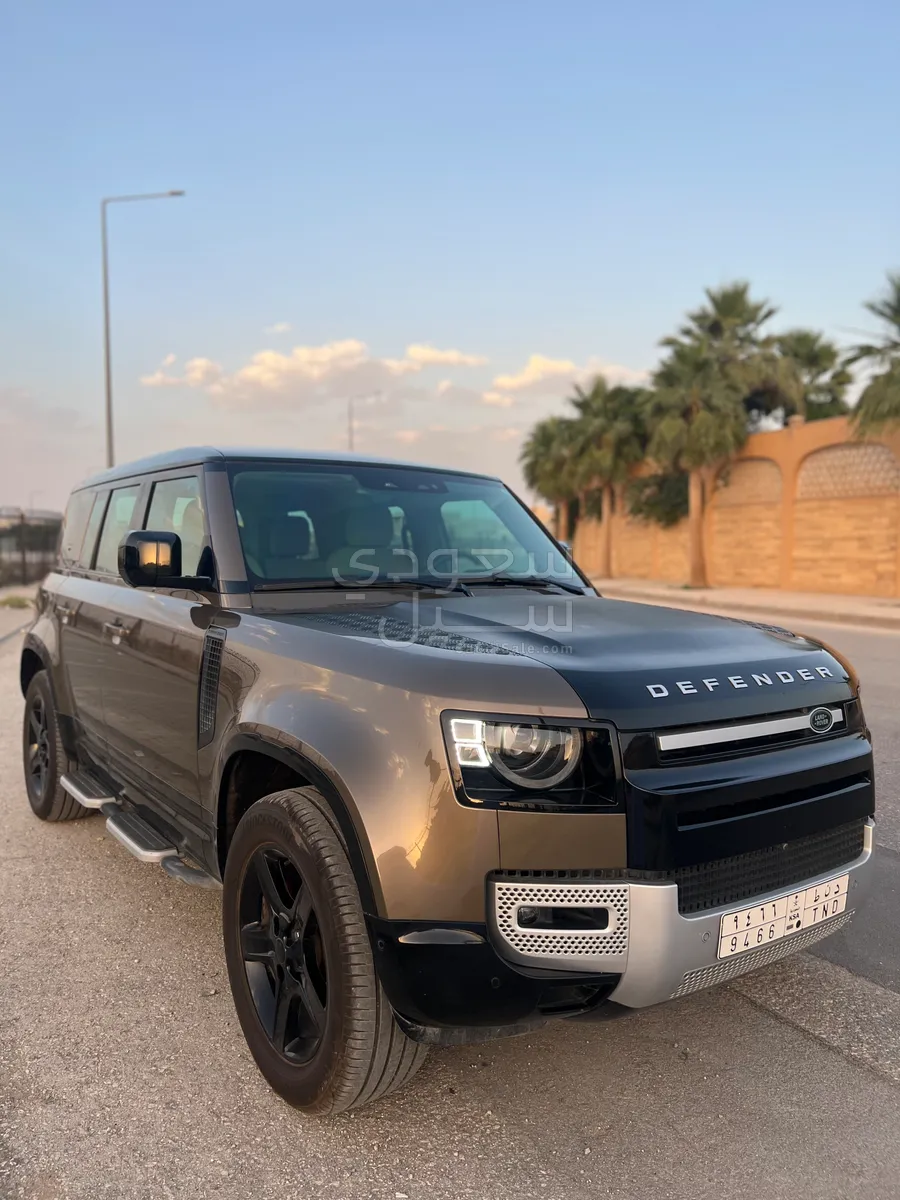 2020 لاند روفر ديفيندر 110
