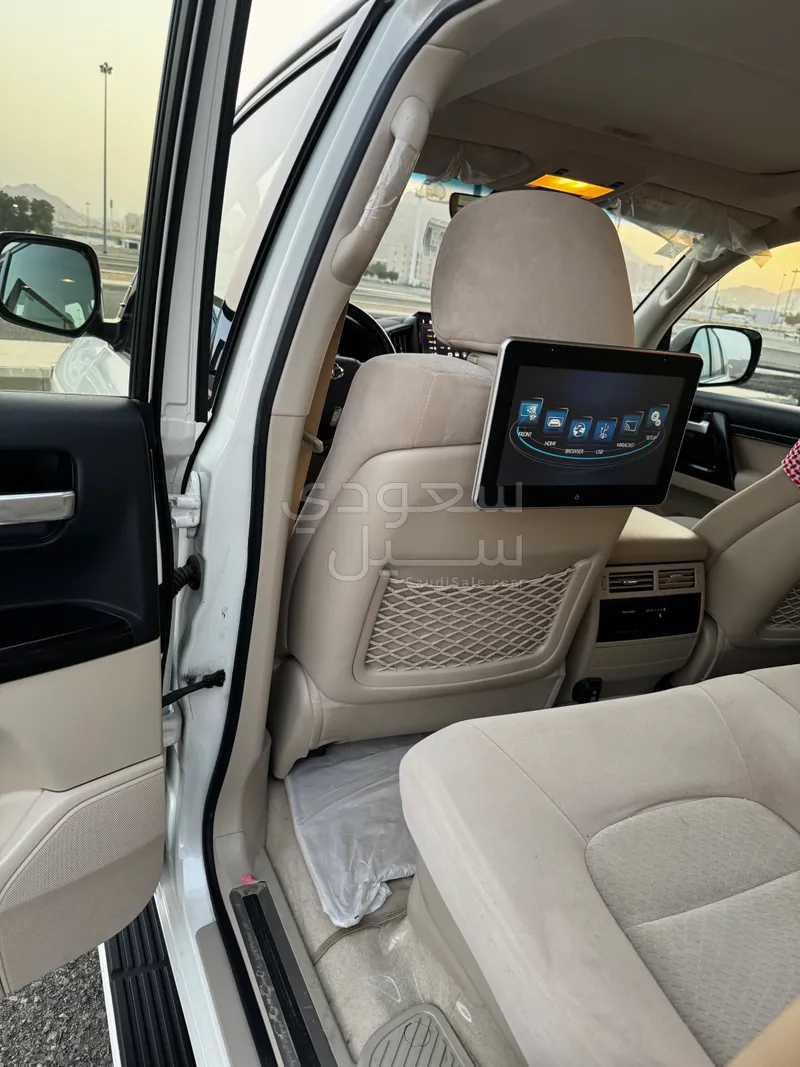 2020 تويوتا لاند كروزر جي اكس ار جراند تورينج