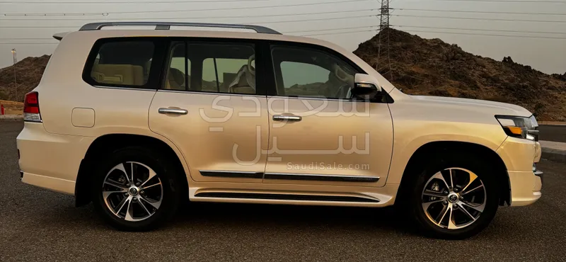 2020 تويوتا لاند كروزر جي اكس ار جراند تورينج