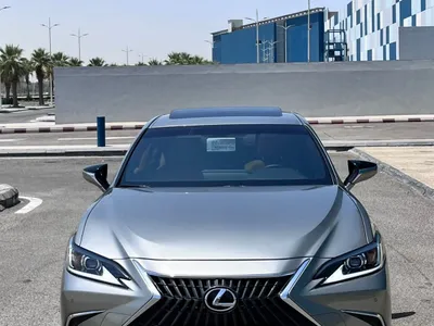 2023 لكزس إي إس 300إتش