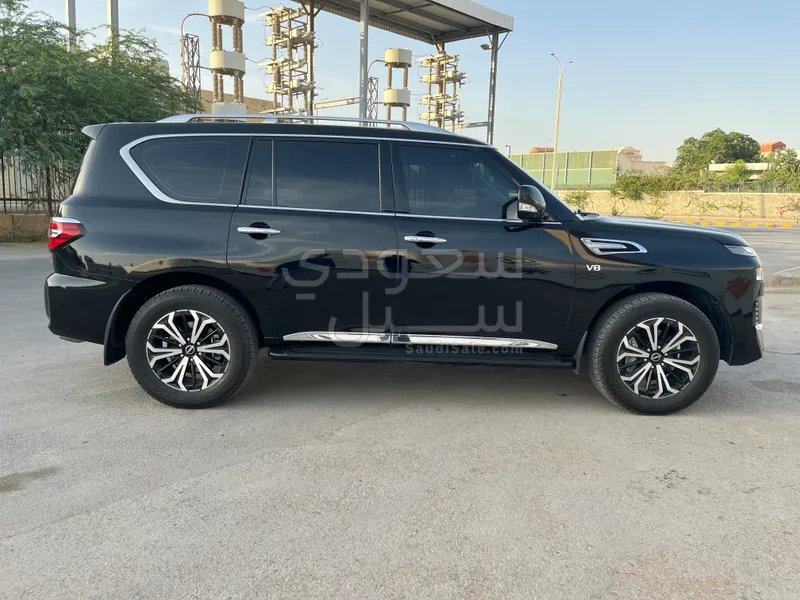 2023 Nissan Patrol Titanium