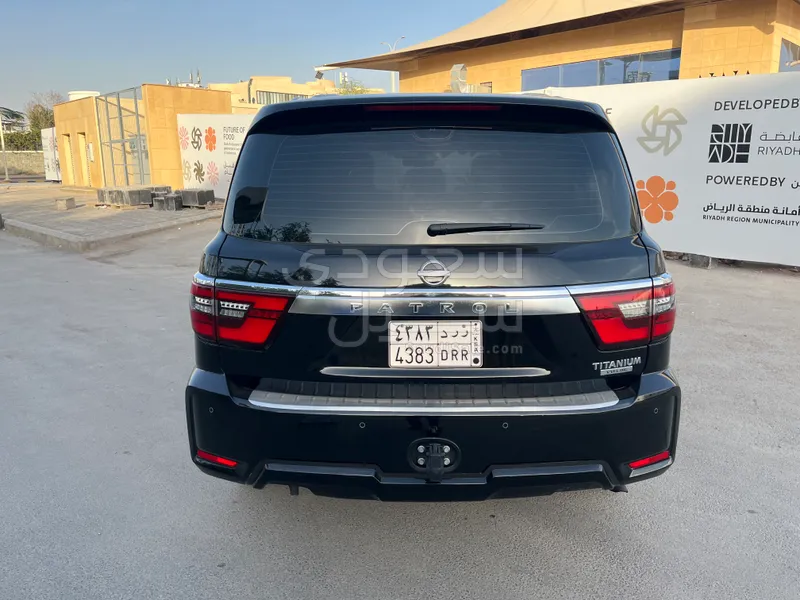 2023 Nissan Patrol Titanium