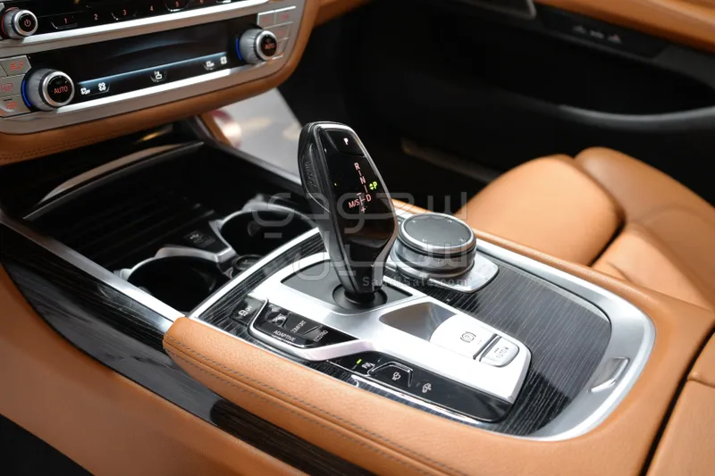 2021 بي ام دبليو الفئة السابعة 730 إل أي