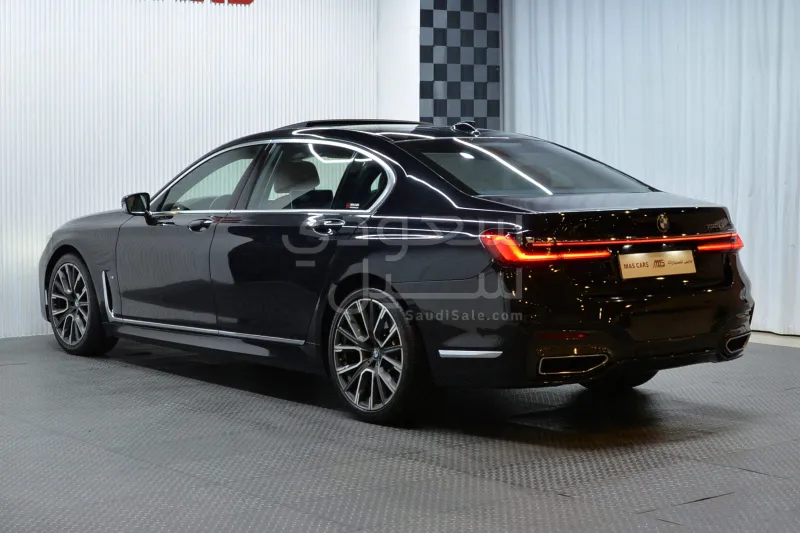 2021 بي ام دبليو الفئة السابعة 730 إل أي