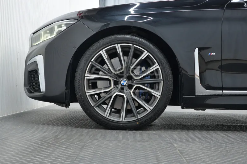 2021 بي ام دبليو الفئة السابعة 730 إل أي