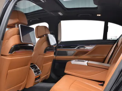 2021 بي ام دبليو الفئة السابعة 730 إل أي