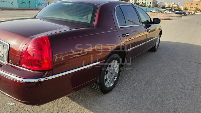 2004 Lincoln Town Car