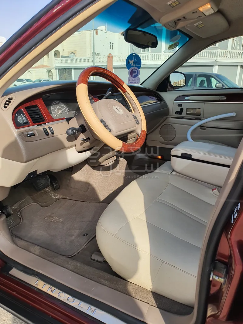 2004 Lincoln Town Car
