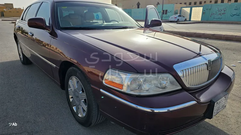 2004 Lincoln Town Car