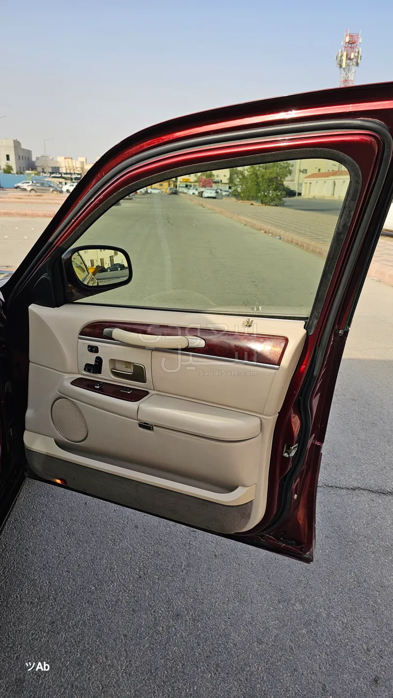 2004 Lincoln Town Car