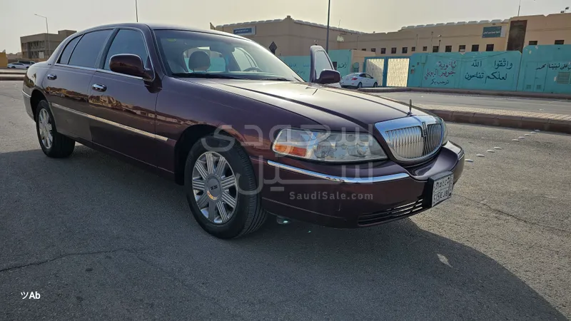 2004 Lincoln Town Car