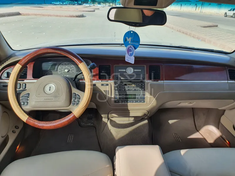 2004 Lincoln Town Car