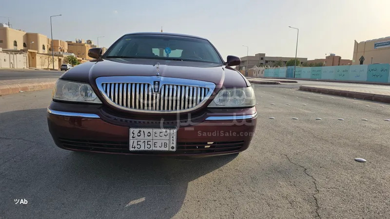 2004 Lincoln Town Car