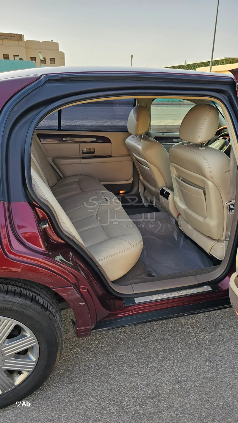 2004 Lincoln Town Car