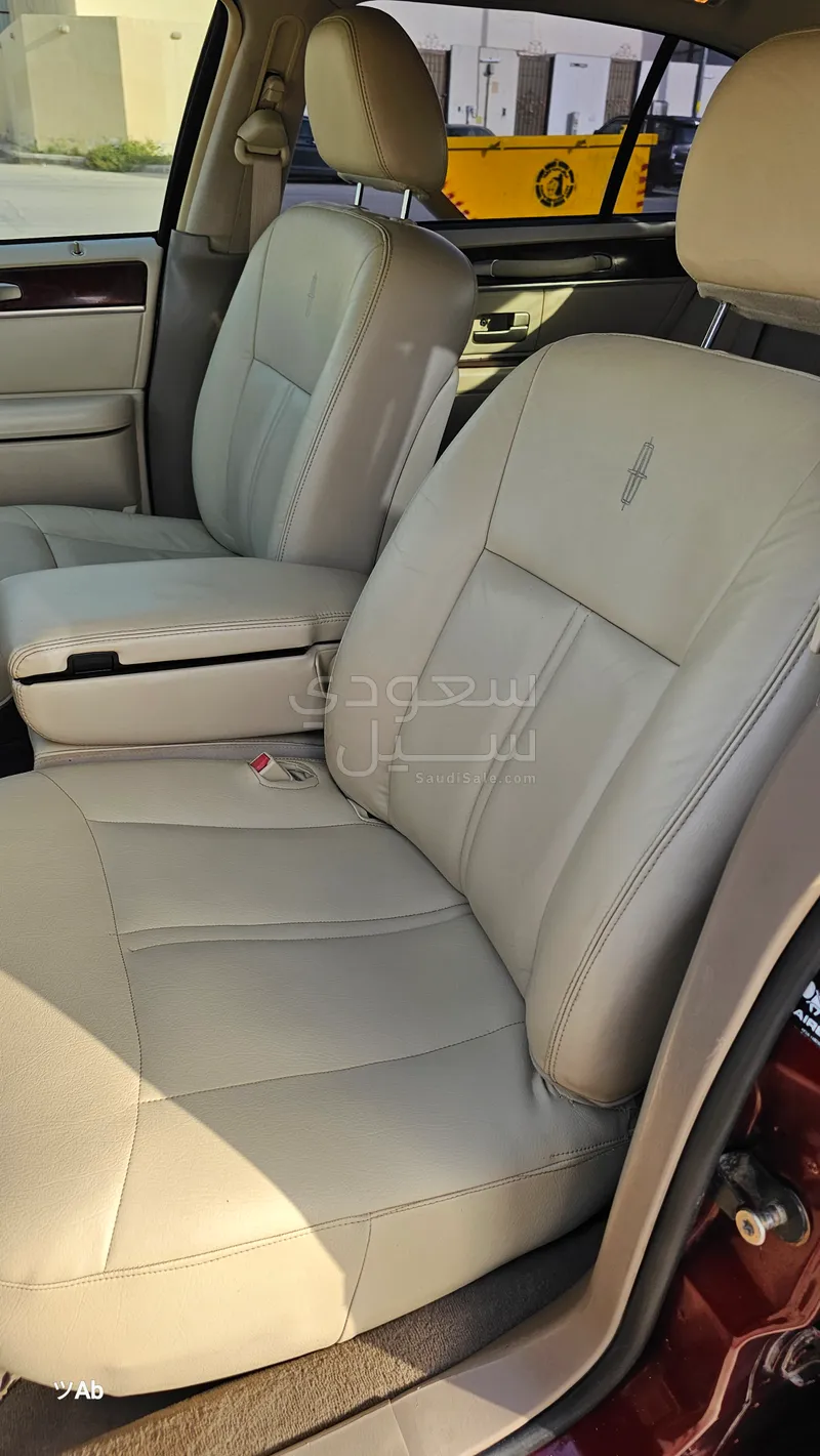 2004 Lincoln Town Car