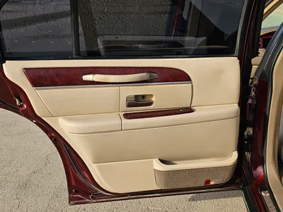 2004 Lincoln Town Car