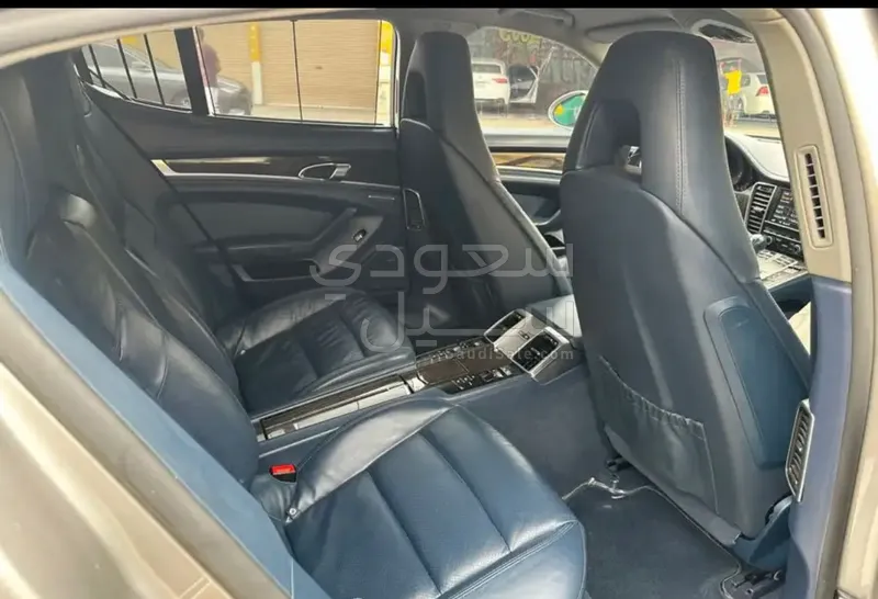 2011 بورش بانميرا 4 اس