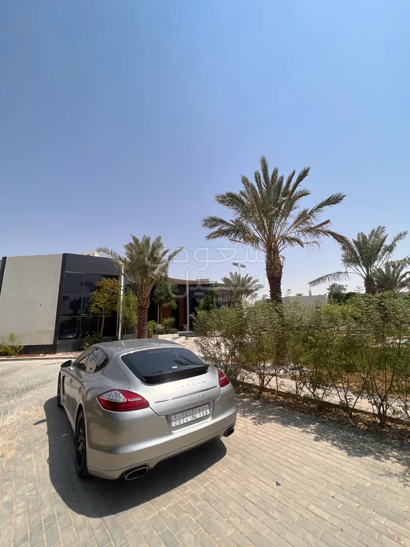 2011 بورش بانميرا 4 اس