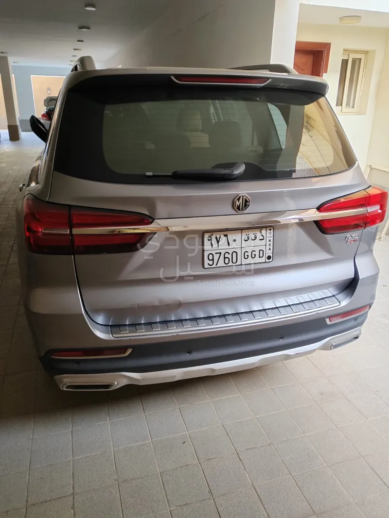 2020 ام جي ار اكس 8