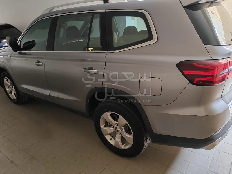 2020 ام جي ار اكس 8