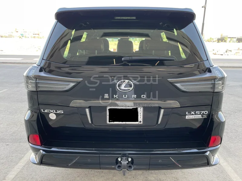 2021 لكزس إل إكس 570 بلاك اديشن