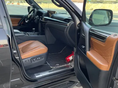 2021 لكزس إل إكس 570 بلاك اديشن