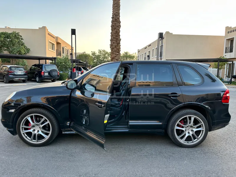 2010 Porsche Cayenne GTS