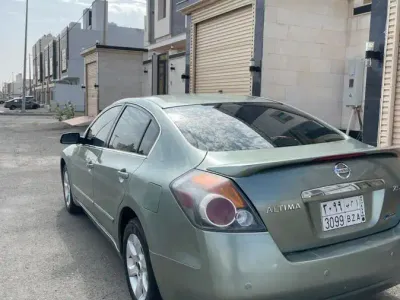 2008 نيسان التيما