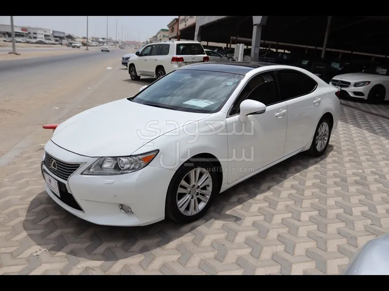2013 لكزس إي إس 350