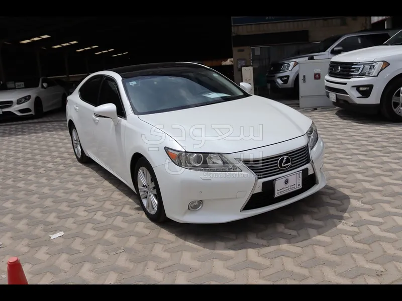 2013 لكزس إي إس 350