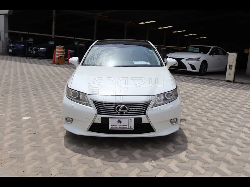 2013 لكزس إي إس 350