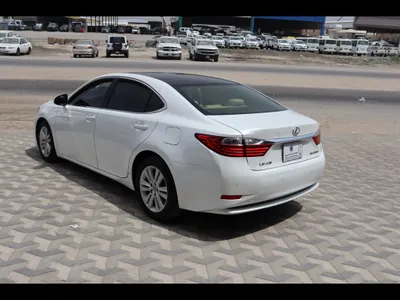 2013 لكزس إي إس 350