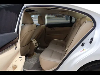 2013 لكزس إي إس 350