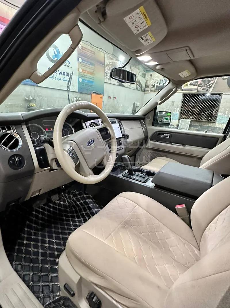 2012 Ford Expedition XLT