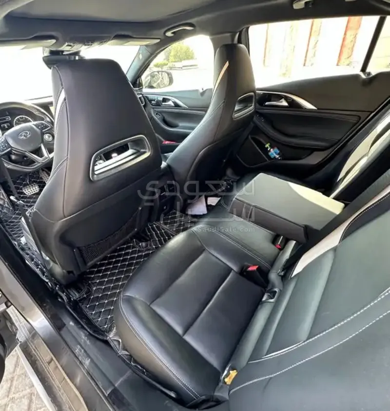2017 Infiniti Q 30s