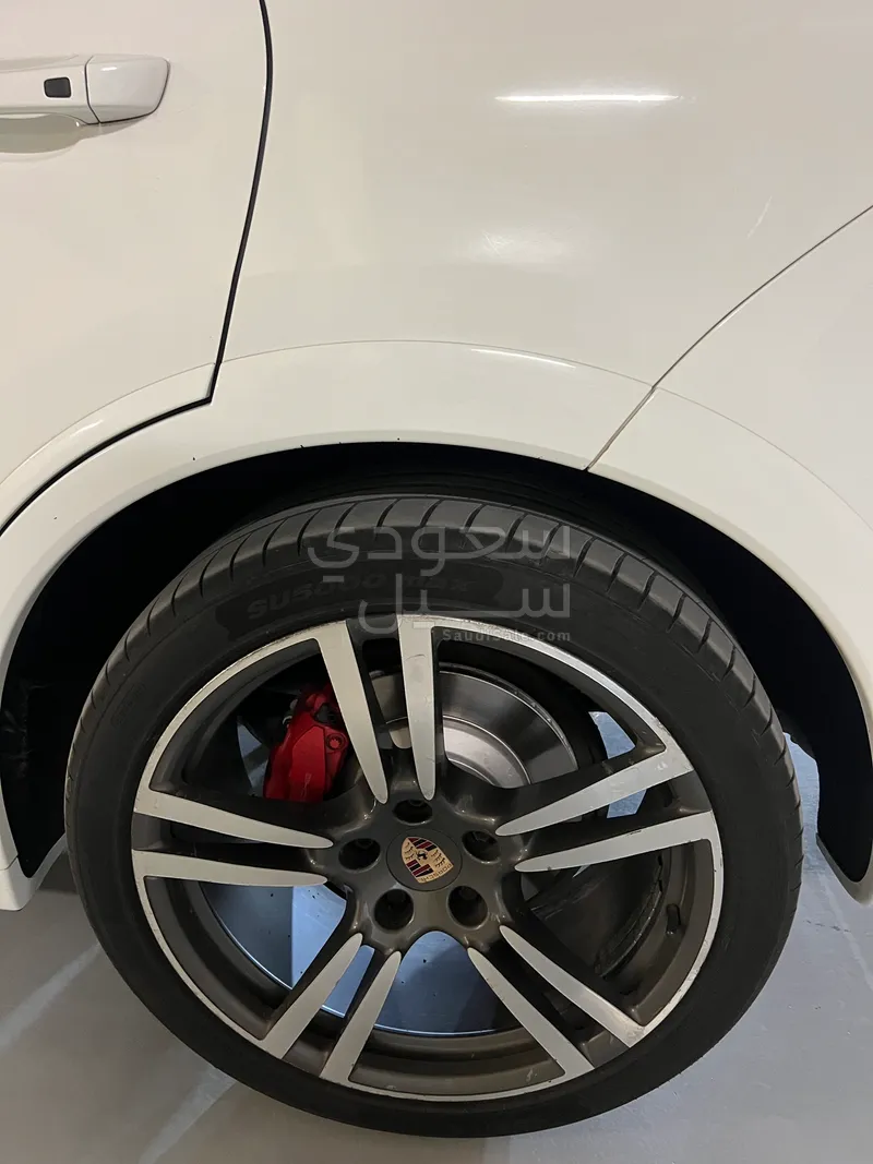 2014 Porsche Cayenne GTS
