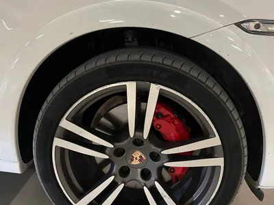 2014 Porsche Cayenne GTS